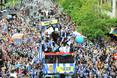 Los aficionados acompa�aron a los jugadores en la celebraci�n por el ascenso a Primera